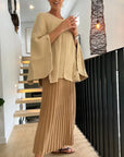 Lemme Cashmere Sweater Oversize Knit - Made In Italy: Beige worn by model in natural setting LUXAMORE