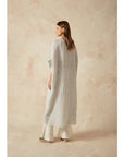 Woman Wearing Estilo Emporio La Vista Linen Dress - Binario - Dress LUXAMORE