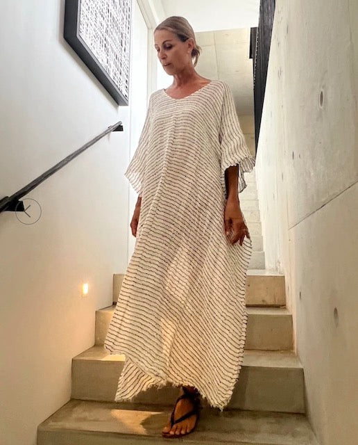 7 Must-Have Italian Linen Dresses from Estilo Emporio - LUXAMORE