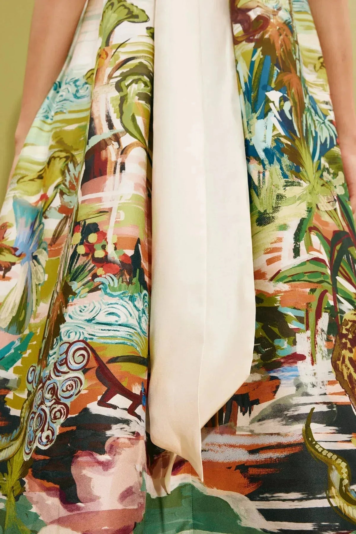 Alemais Sustainable Florence-Shirt close up worn by model LUXAMORE