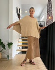 Lemme Cashmere Sweater Oversize Knit - Made In Italy: Beige worn by model in natural setting LUXAMORE 