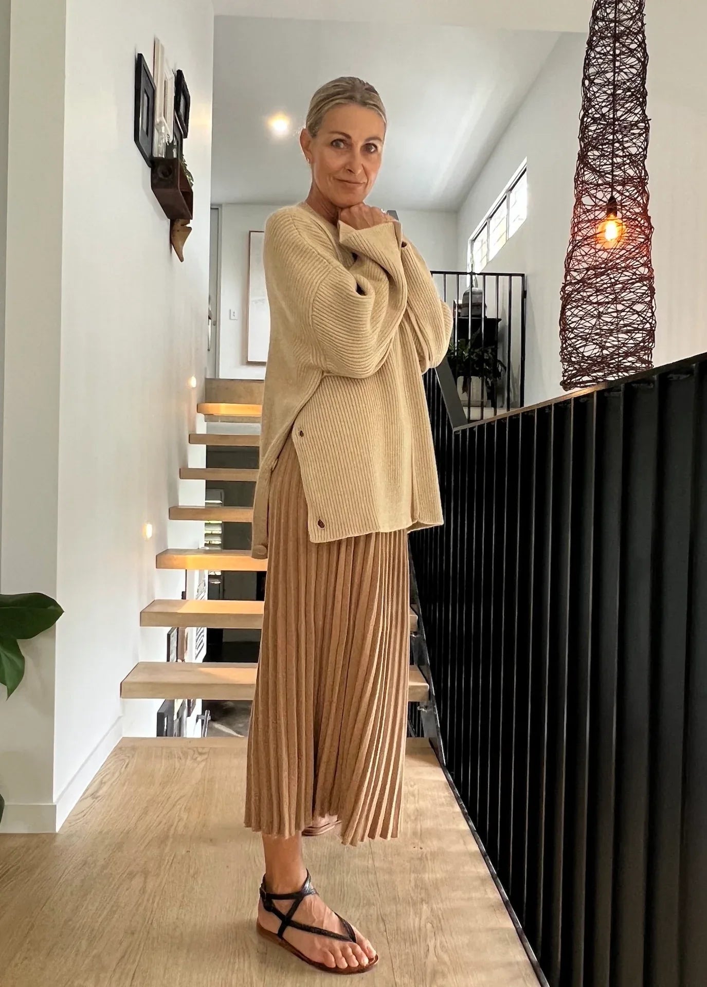 Lemme Cashmere Sweater Oversize Knit - Made In Italy: Beige worn by model in natural setting LUXAMORE 