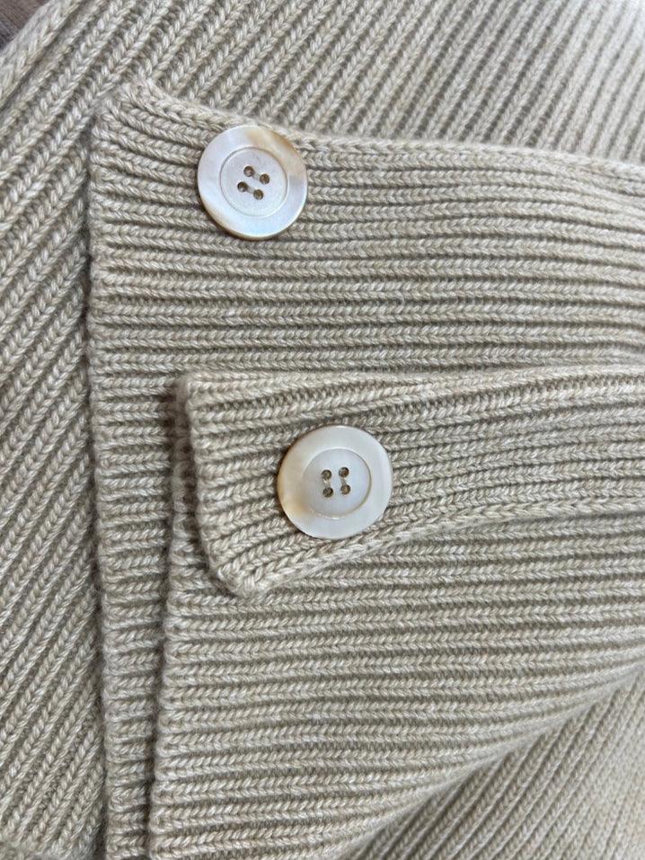 Lemme Cashmere Sweater Oversize Knit - Made In Italy: Beige worn by model in natural setting LUXAMORE 