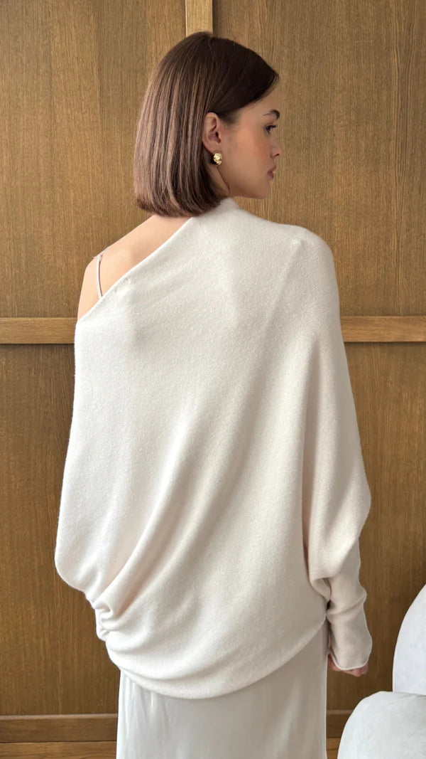 Alemais Sustainable Florence-Shirt close up worn by model LUXAMORE