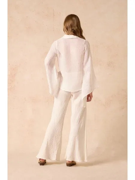 Estilo Emporio Cono Shirt worn by model in natural setting LUXAMORE 