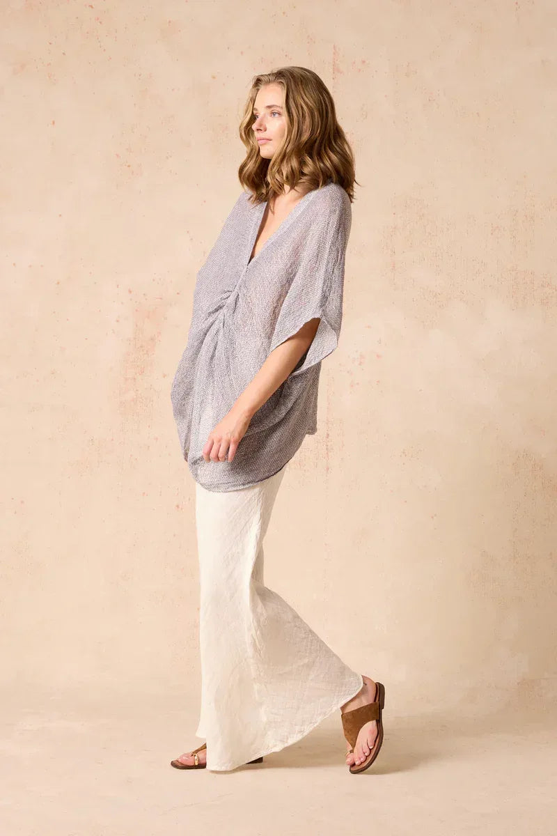 Estilo Emporio Falla Top - Rete Anthracite worn by model in natural setting LUXAMORE 