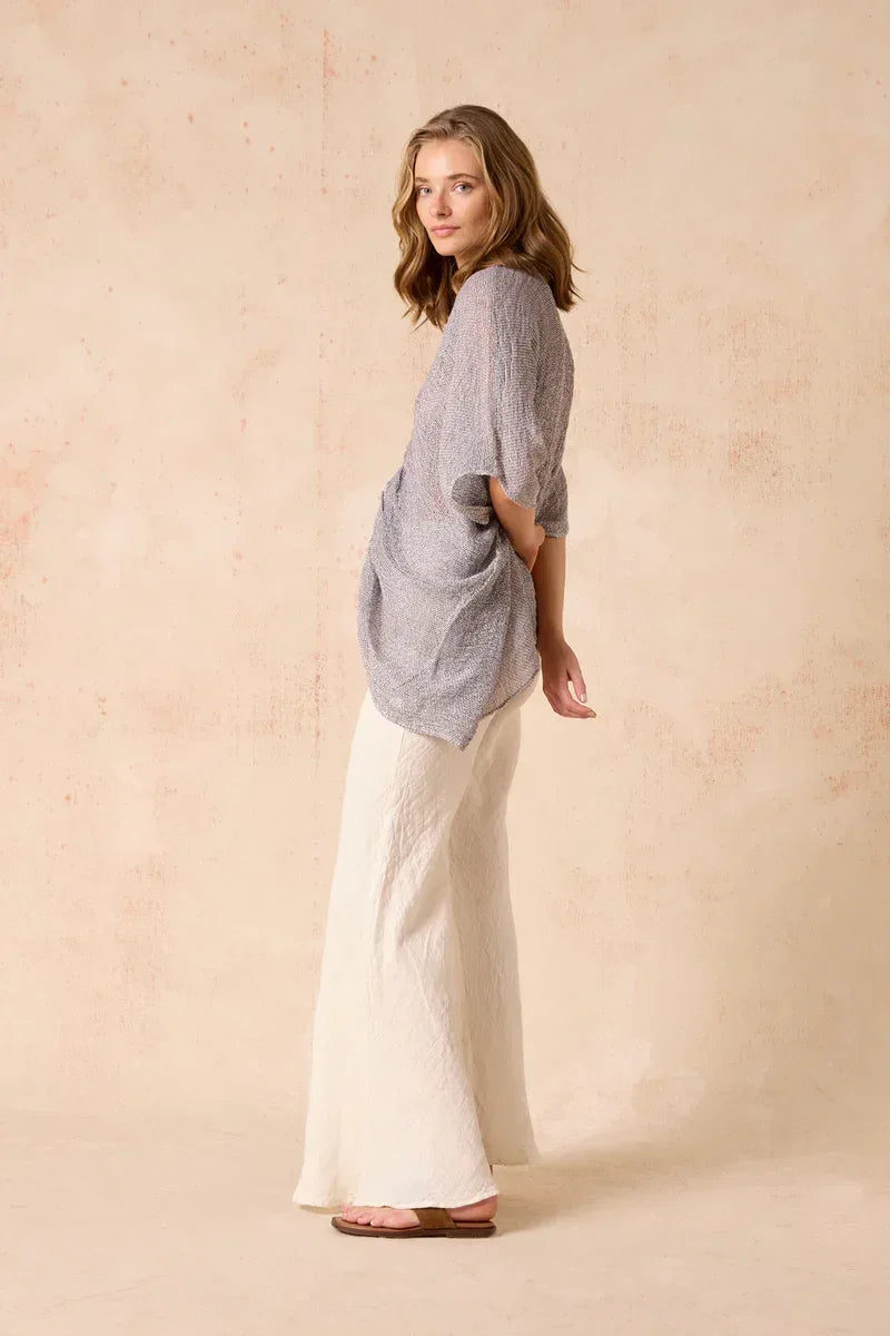 Estilo Emporio Falla Top - Rete Anthracite worn by model in natural setting LUXAMORE 