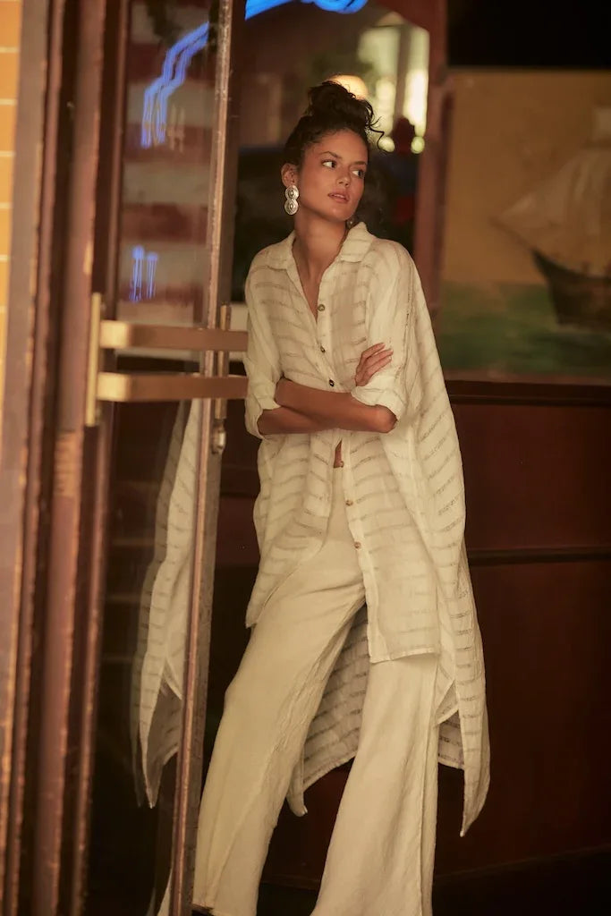 Woman Wearing Estilo Emporio La Cota Cover Up Linen Dress - Dress LUXAMORE