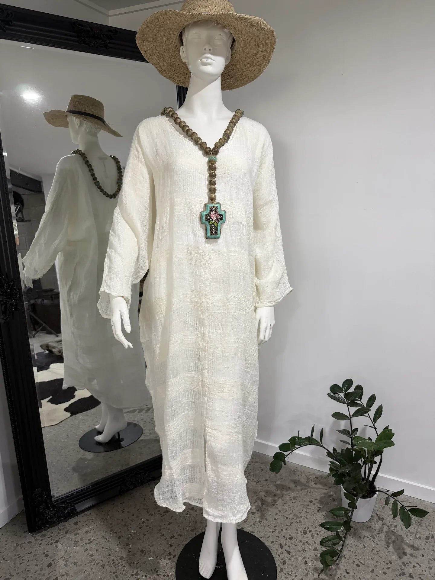 Estilo Emporio Neve Linen Dress -Tela Atena Panna - LUXAMORE