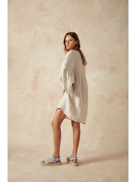 Estilo Emporio Stella Linen Dress - Lyla worn by model in natural setting LUXAMORE 