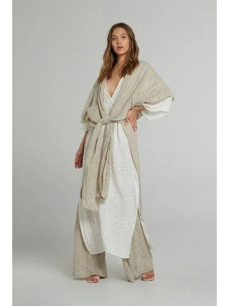 Estilo Emporio Tie Kimono - Scorpione Natural worn by model in natural setting LUXAMORE 
