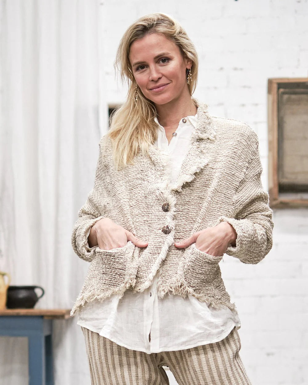 La Bottega di Brunella Giacca Castagna- Tela Campo worn by model sustainably made in italy AW26 LUXAMORE  