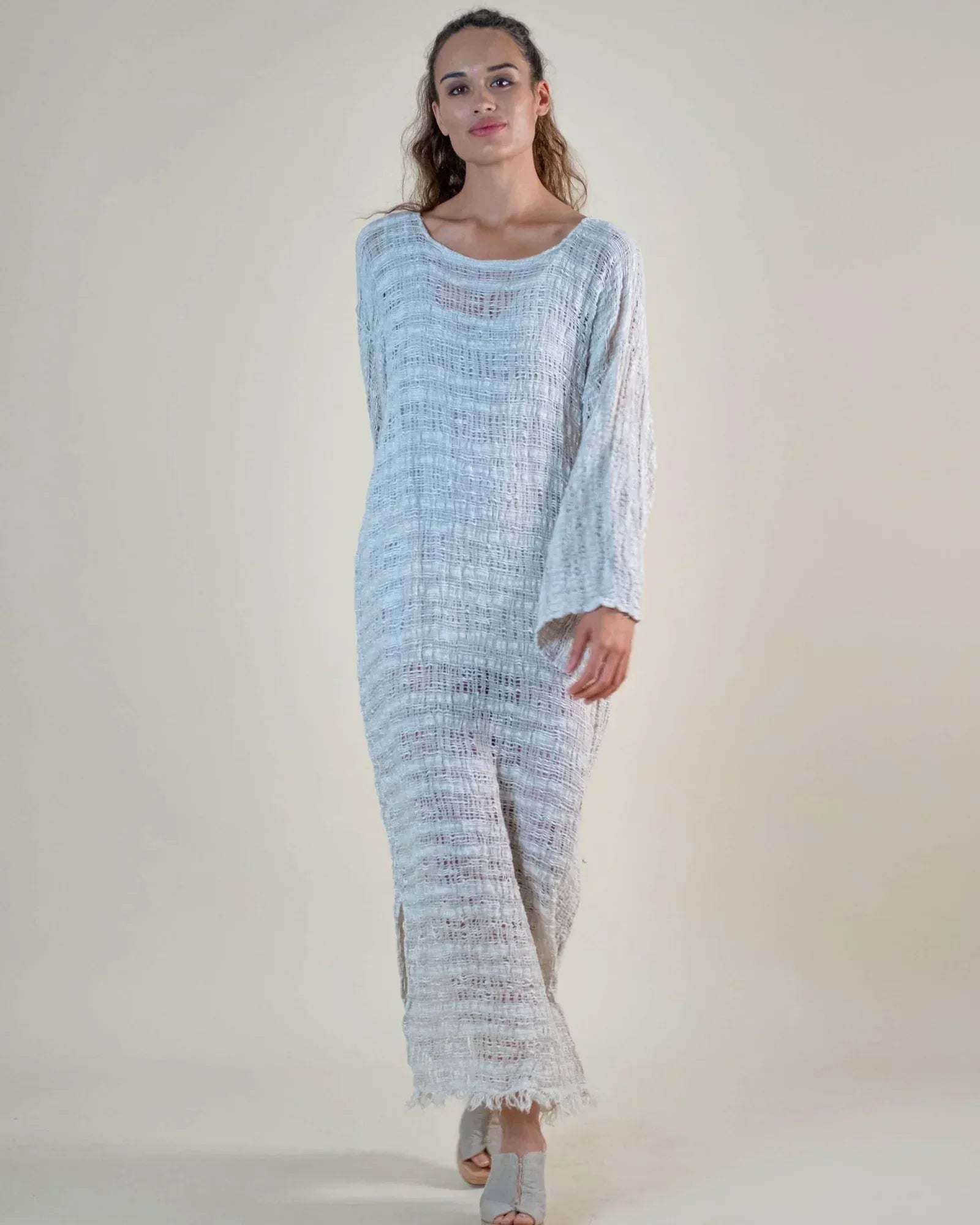 Woman Wearing La Bottega di Brunella Linen Dress VESTITO GALASSIA - Rete Galaxy Mesh linen dress LUXAMORE 