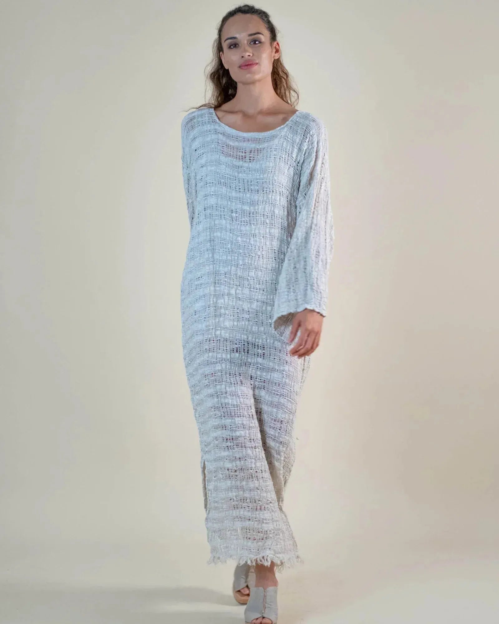 Woman Wearing La Bottega di Brunella Linen Dress VESTITO GALASSIA - Rete Galaxy Mesh linen dress LUXAMORE 