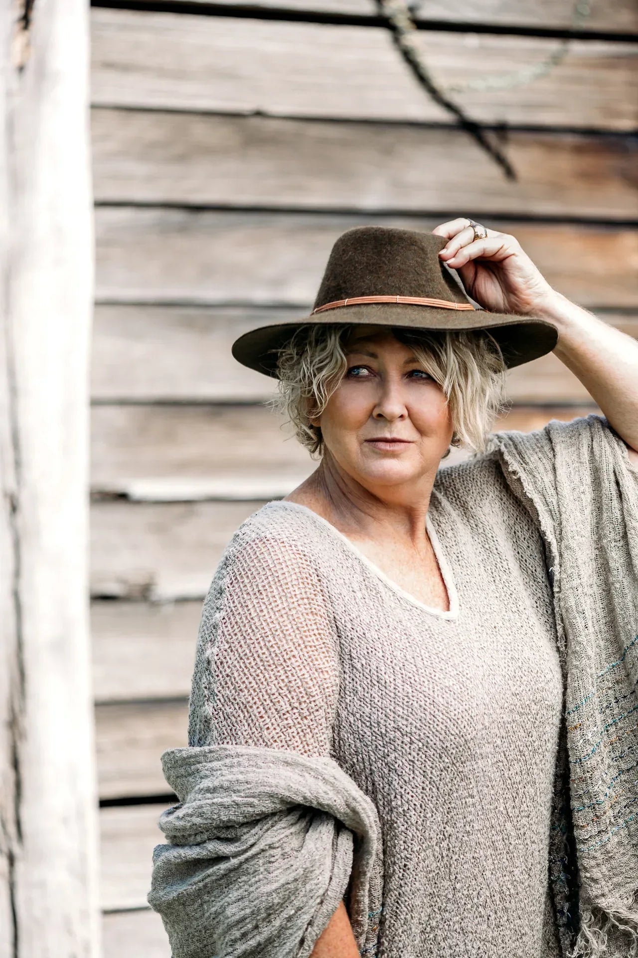 La Bottega di Brunella Linen Dress Vestito Fausta Campagna - Natural worn by model in natural setting LUXAMORE 