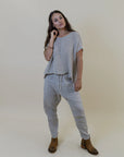 Woman Wearing La Bottega di Brunella Linen Pants - Fossil - Pants LUXAMORE