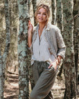 Woman Wearing La Bottega di Brunella Linen Pants - Fossil - Pants LUXAMORE