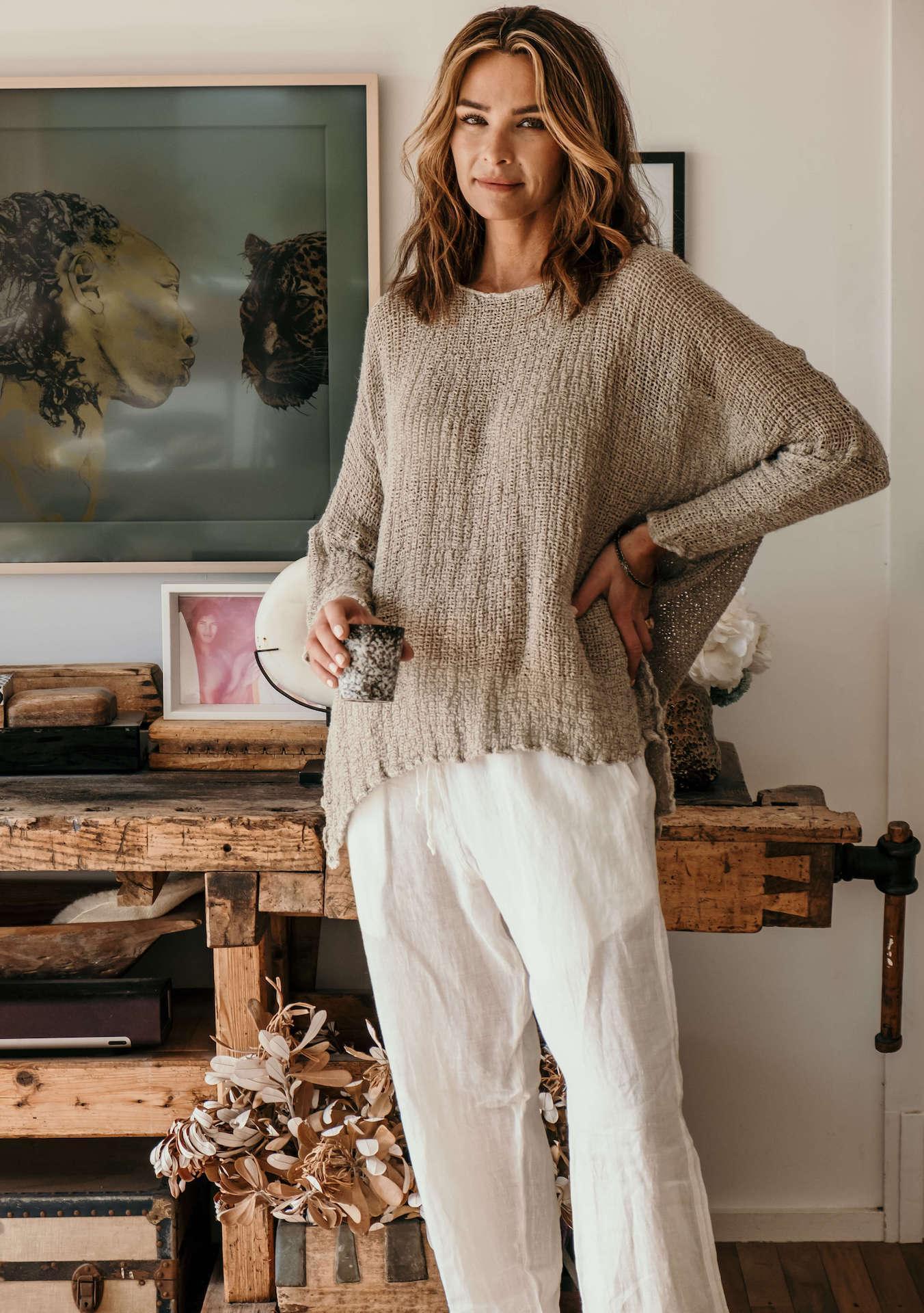 La Bottega di Brunella Top Maglia Bonta - Campagna Naturale worn by model in natural setting LUXAMORE 