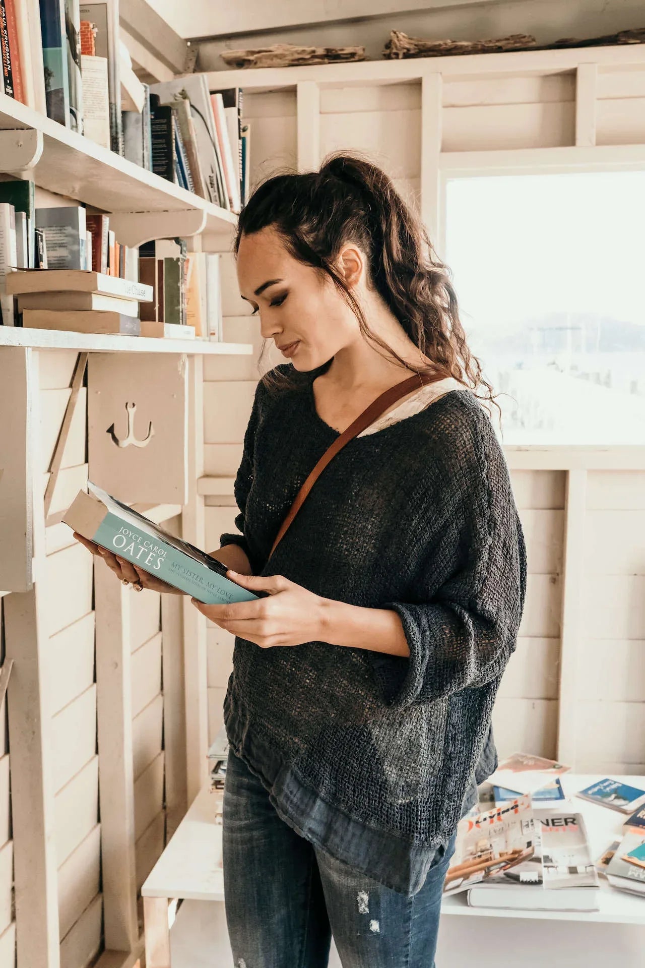 La Bottega di Brunella Top Maglia Europa - Campagna Blu worn by model in natural setting LUXAMORE 