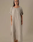 Woman Wearing La Bottega di Brunella VESTITO WOW - Riga Luxor linen dress LUXAMORE 
