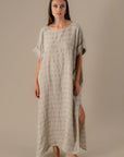 Woman Wearing La Bottega di Brunella VESTITO WOW - Riga Luxor linen dress LUXAMORE 