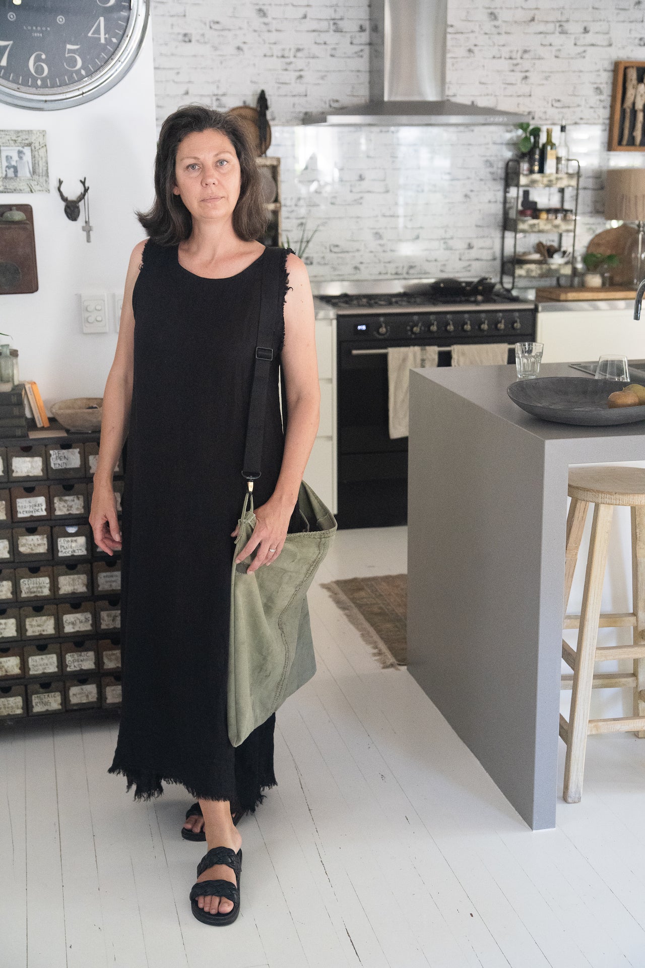 Woman Wearing Linen Dress Sleeveless Raw Edge, Maxi Made in Italy Black - Dress LUXAMORE