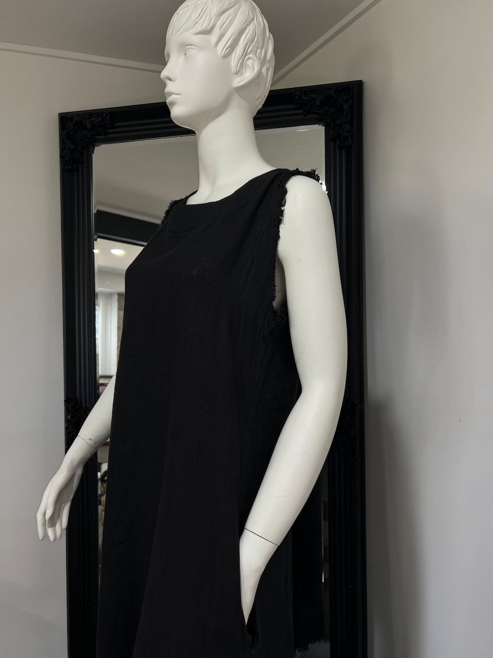 Linen Dress Sleeveless Raw Edge, Maxi Made in Italy Black