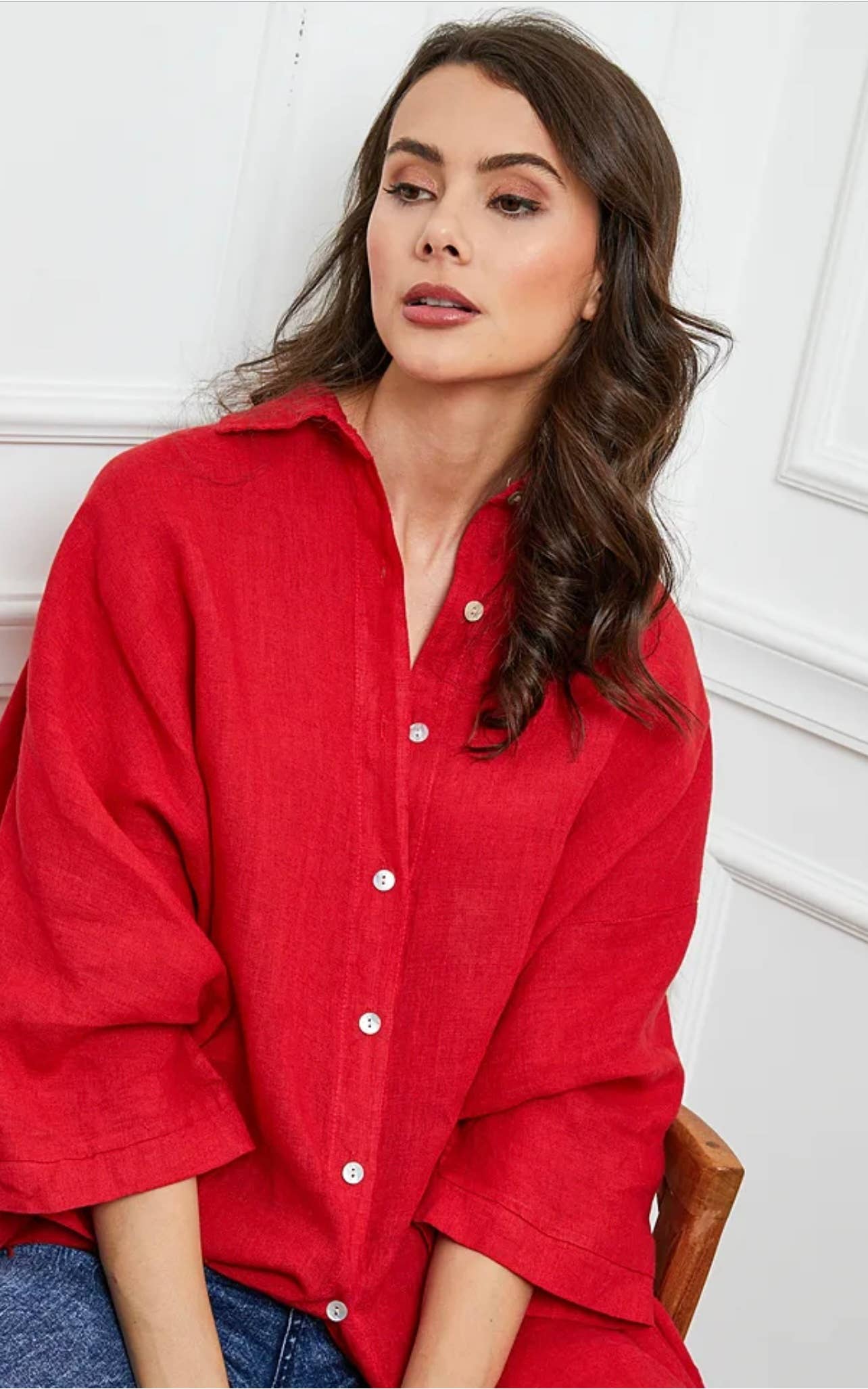 Linen Shirt Relaxed Oversized Button Front Pockets made in Italy Black worn by model in natural setting LUXAMORE 