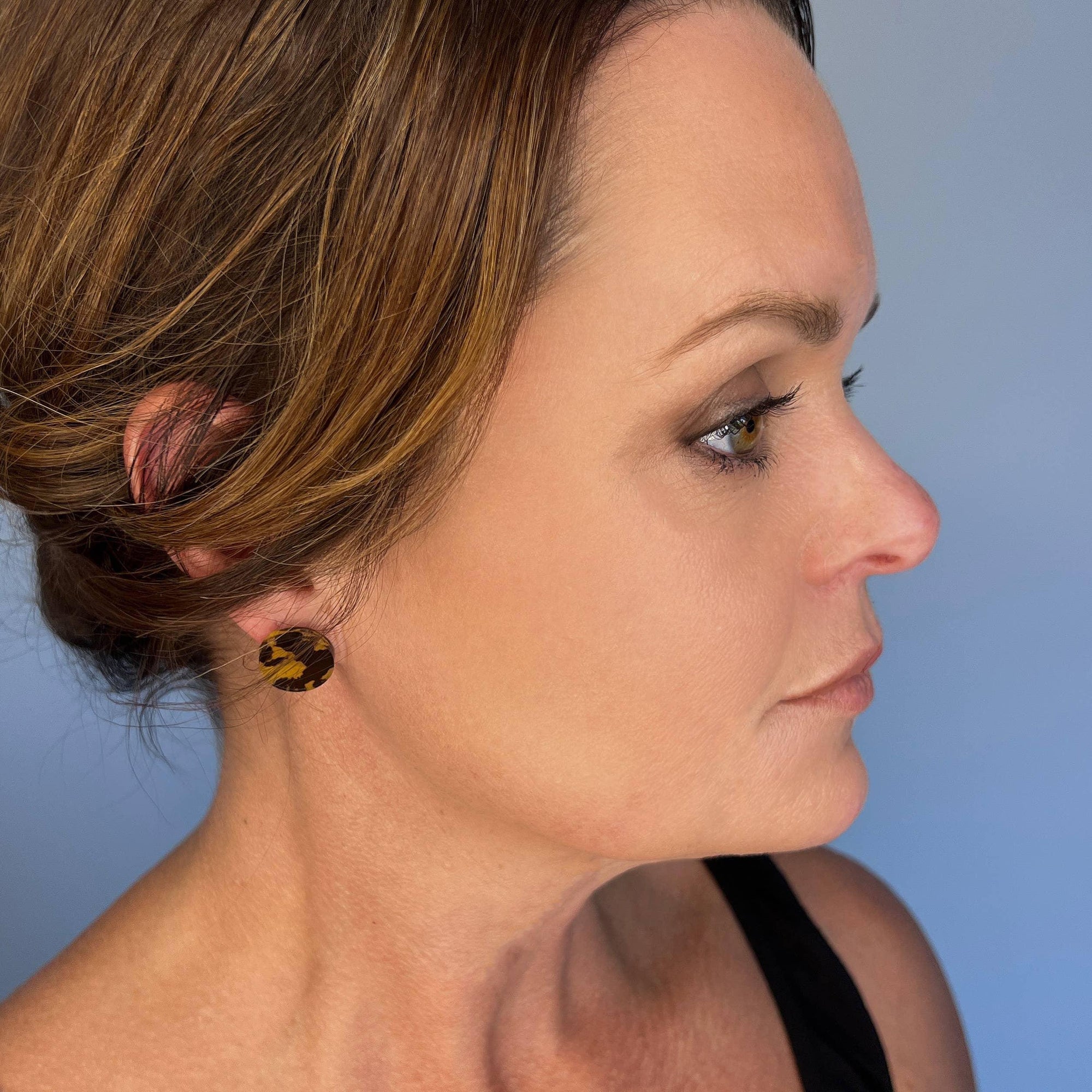 Mingled Tortoise Shell Round Stud Earrings - 15mm worn by model in natural setting LUXAMORE 