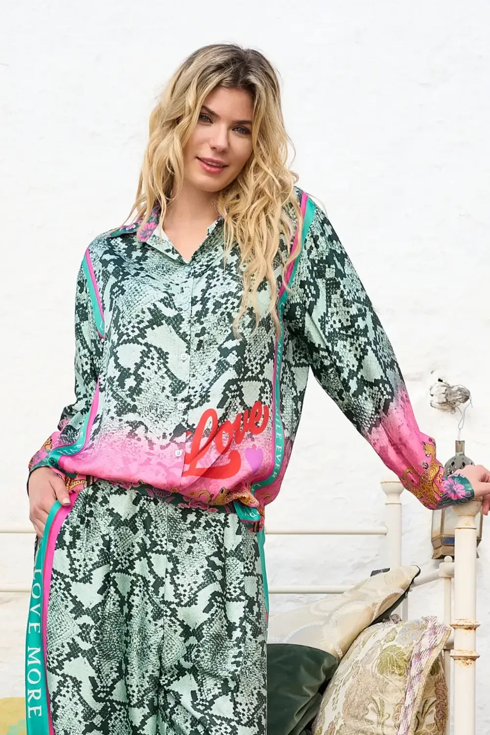 Miss Goodlife Smile Amore Love Blouse - LUXAMORE