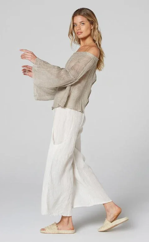 Estilo Emporio Twiggy Off The Shoulder Top worn by model in natural setting LUXAMORE 